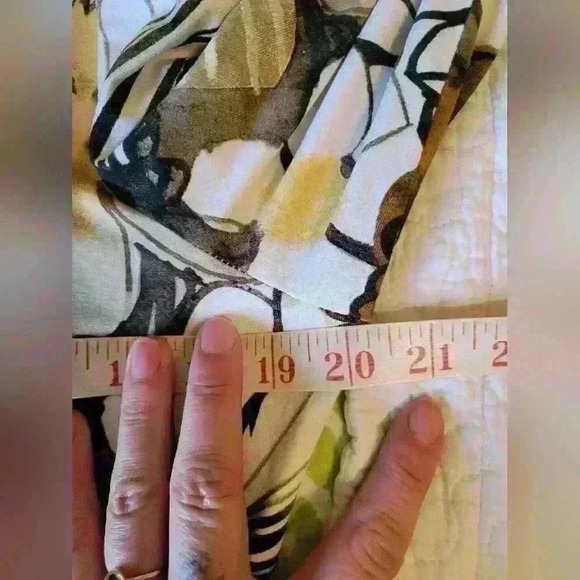 🥳HOST PICK🥳!! Cartise | Stunning Light Knit Floral Print Jacket, Size L - Picture 5 of 6